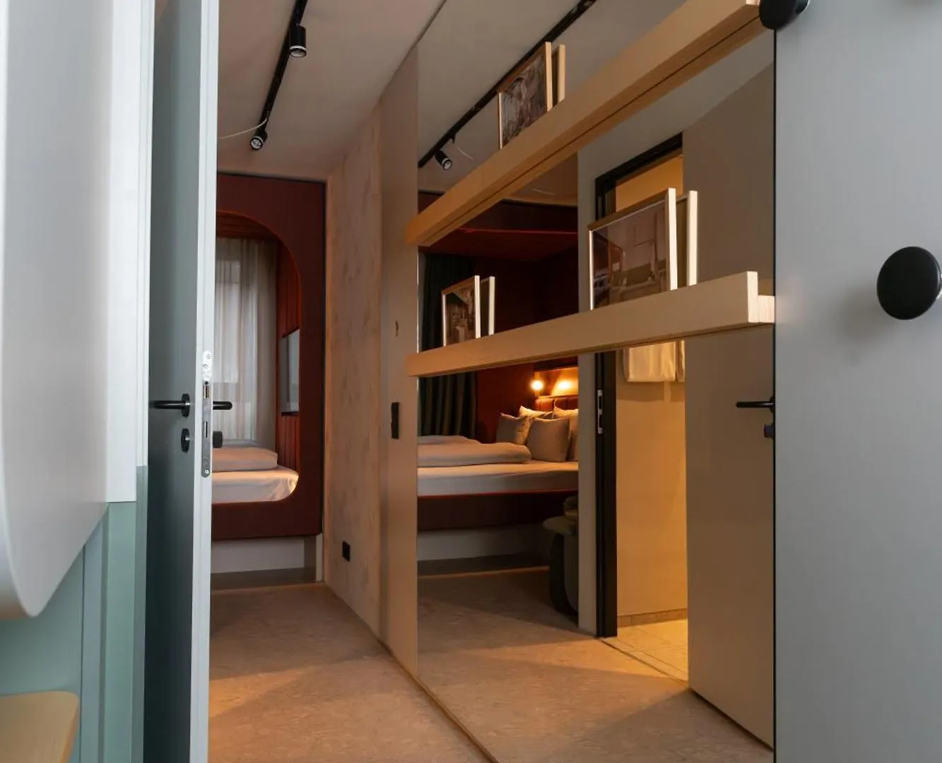 Cocoon Theresienwiese Munich 4*,